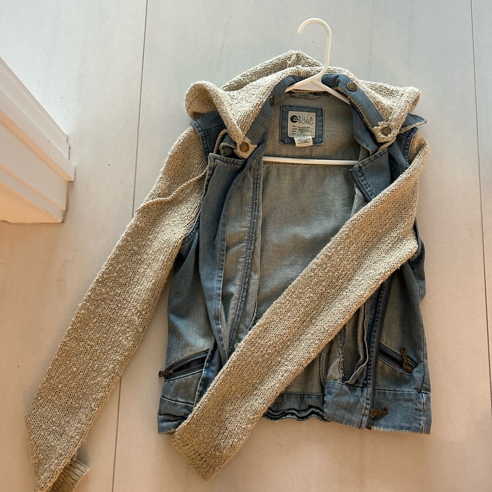 Very cute multi use wear jacket, jeans with sweater, sleeves and hood